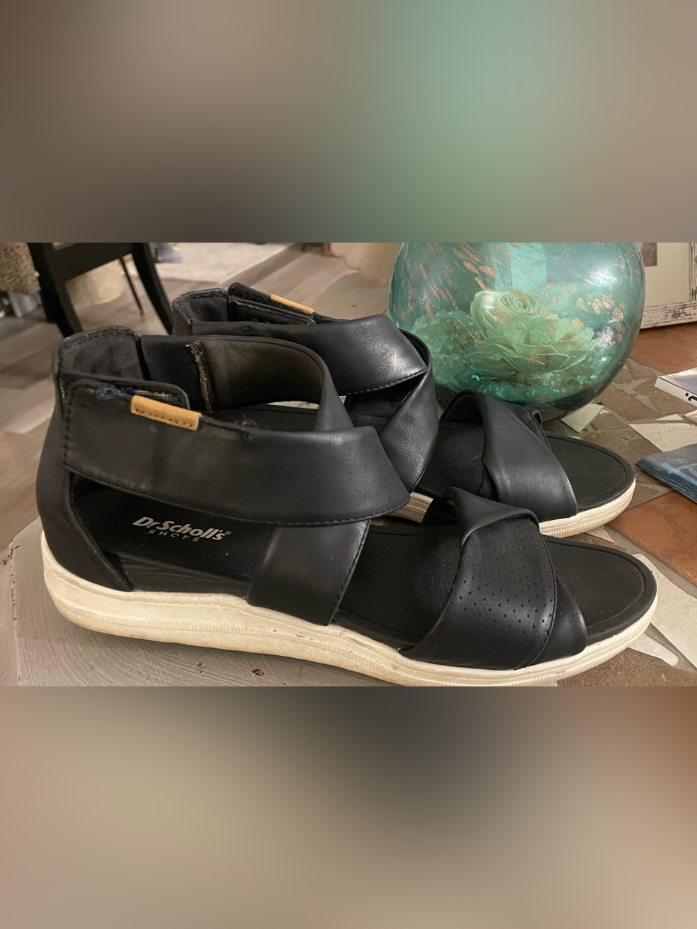 Womens Dr.Scholl’s wedge Chris-Cross wedge sandals size 9